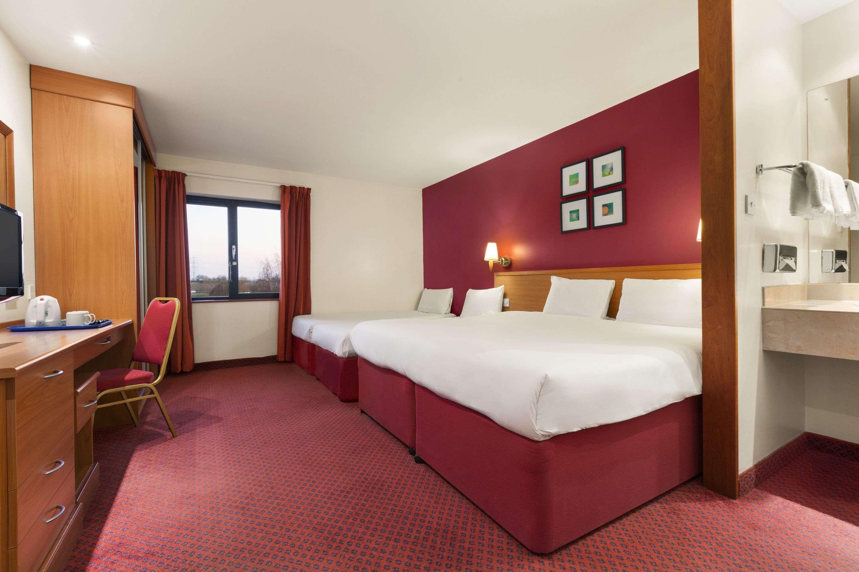Days Inn Stevenage North Baldock Buitenkant foto