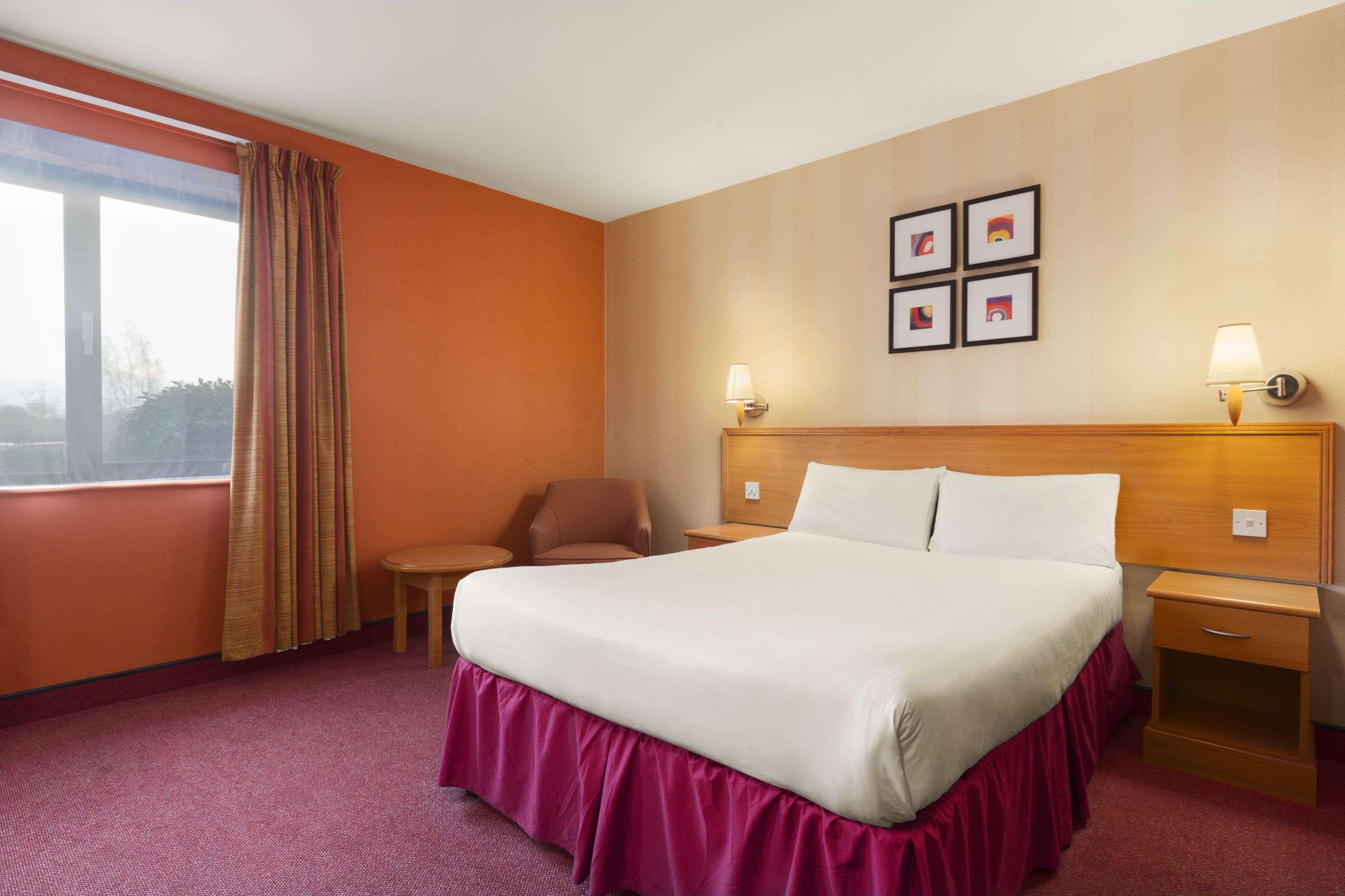 Days Inn Stevenage North Baldock Buitenkant foto