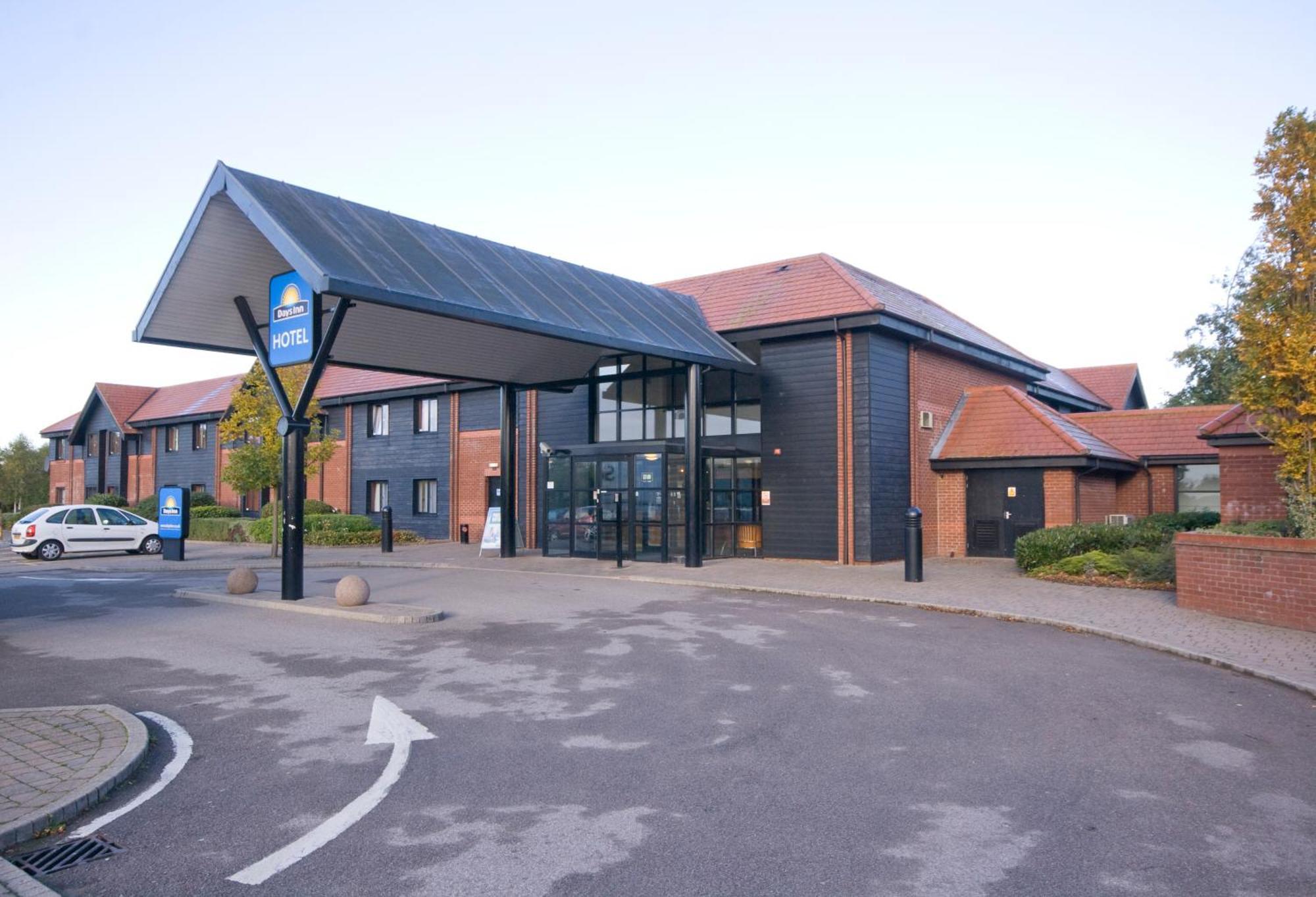 Days Inn Stevenage North Baldock Buitenkant foto