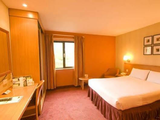 Days Inn Stevenage North Baldock Buitenkant foto